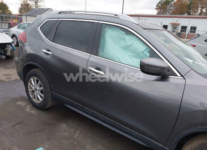 Photo 13 of 2019 Nissan Rogue S (VIN 5N1AT2MT2KC728928)