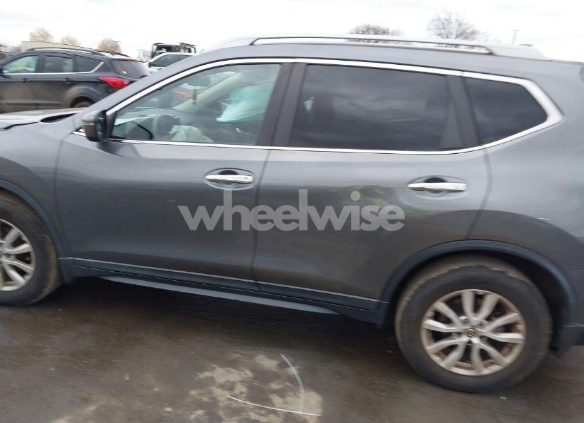 Photo 14 of 2019 Nissan Rogue S (VIN 5N1AT2MT2KC728928)
