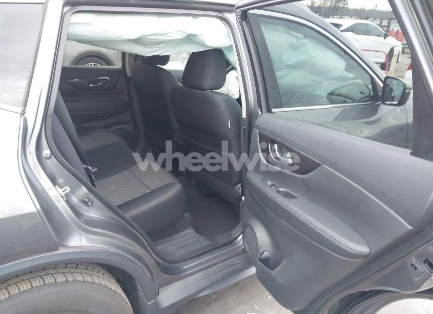 Photo 8 of 2019 Nissan Rogue S (VIN 5N1AT2MT2KC728928)