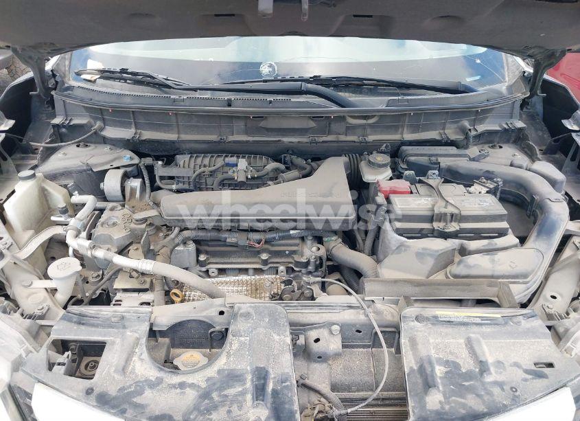 Photo 10 of 2019 Nissan Rogue S (VIN 5N1AT2MT2KC755305)