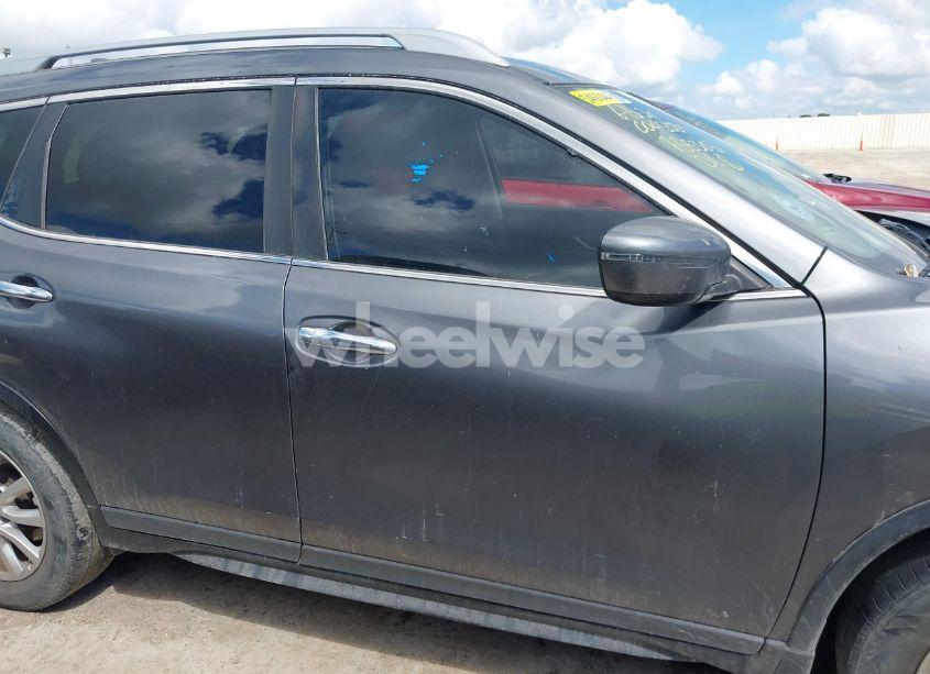 Photo 12 of 2019 Nissan Rogue S (VIN 5N1AT2MT2KC755305)