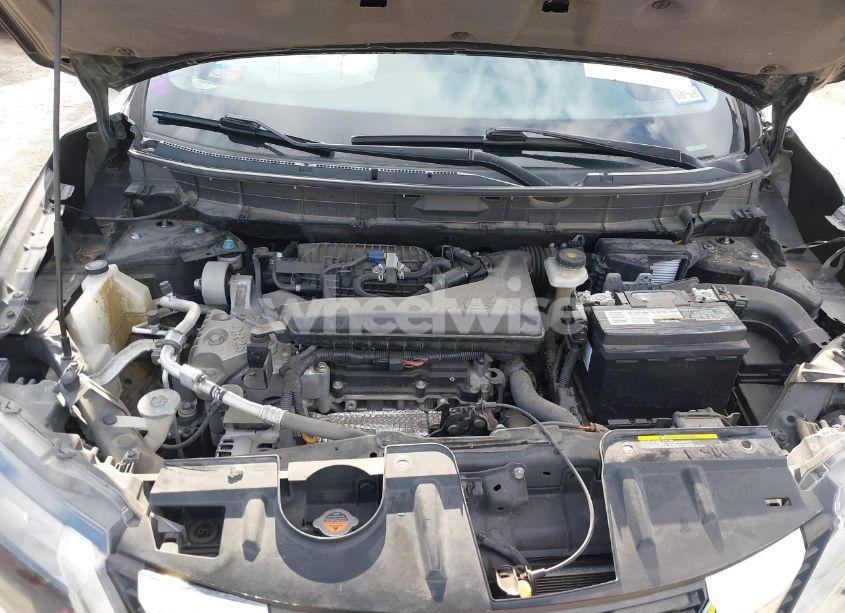 Photo 10 of 2019 Nissan Rogue SV (VIN 5N1AT2MT2KC775845)