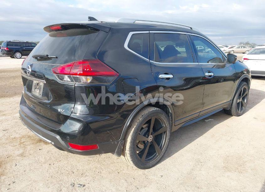 Photo 4 of 2019 Nissan Rogue SV (VIN 5N1AT2MT2KC775845)