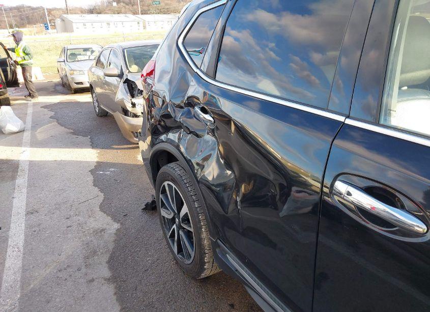 Photo 20 of 2019 Nissan Rogue SL (VIN 5N1AT2MT2KC777529)