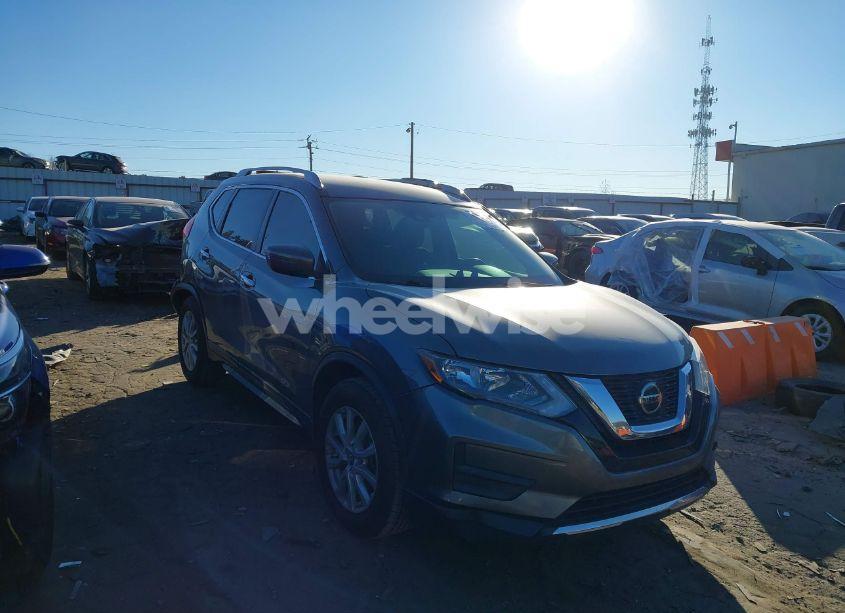 2019 Nissan Rogue S (VIN 5N1AT2MT2KC810190) main photo