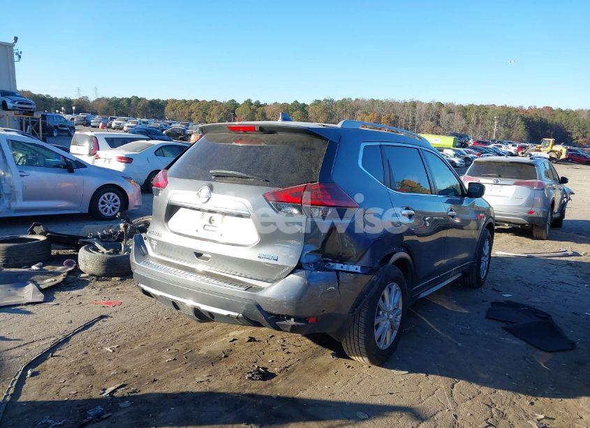 Photo 4 of 2019 Nissan Rogue S (VIN 5N1AT2MT2KC810190)
