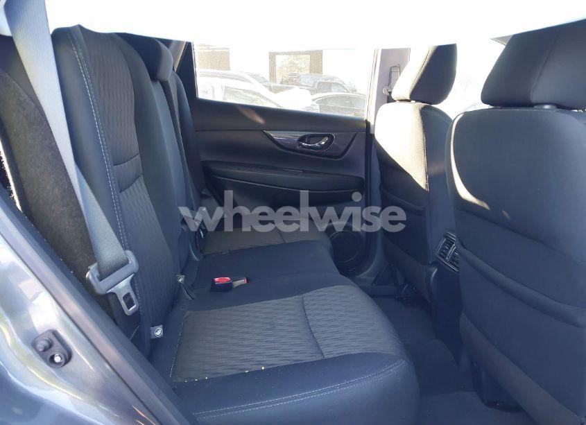 Photo 8 of 2019 Nissan Rogue S (VIN 5N1AT2MT2KC810190)