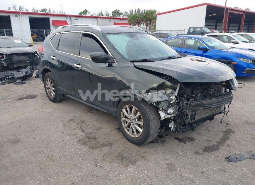 2019 Nissan Rogue SV (VIN 5N1AT2MT2KC826079) main photo