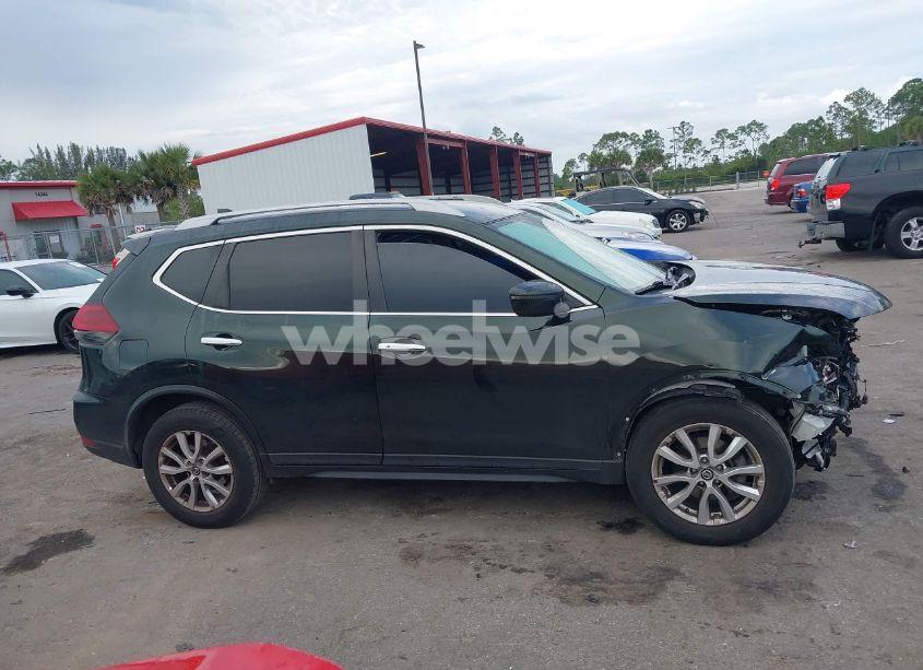 Photo 13 of 2019 Nissan Rogue SV (VIN 5N1AT2MT2KC826079)