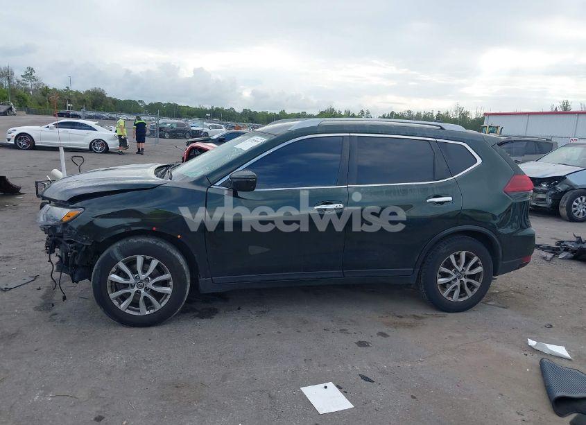 Photo 14 of 2019 Nissan Rogue SV (VIN 5N1AT2MT2KC826079)