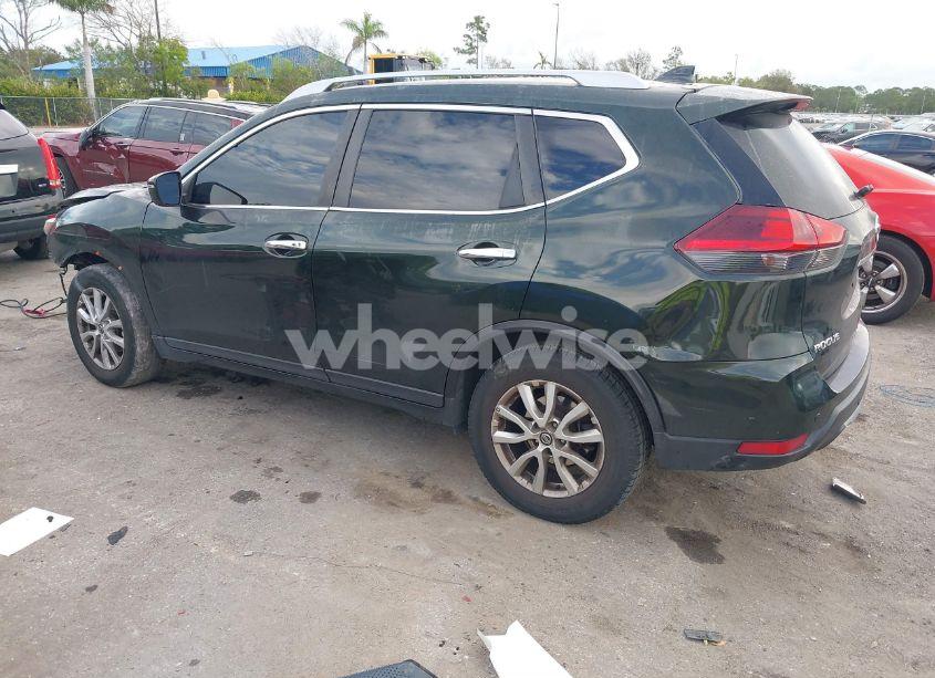 Photo 3 of 2019 Nissan Rogue SV (VIN 5N1AT2MT2KC826079)