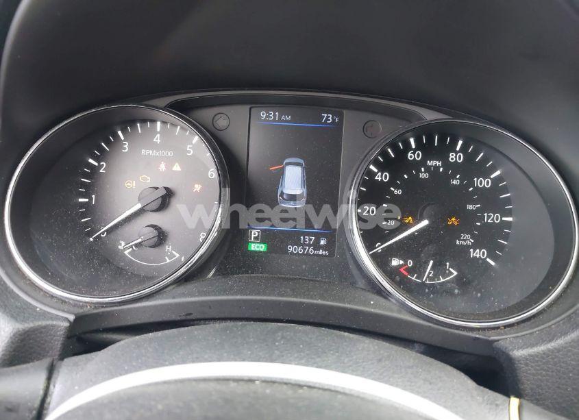 Photo 7 of 2019 Nissan Rogue SV (VIN 5N1AT2MT2KC826079)