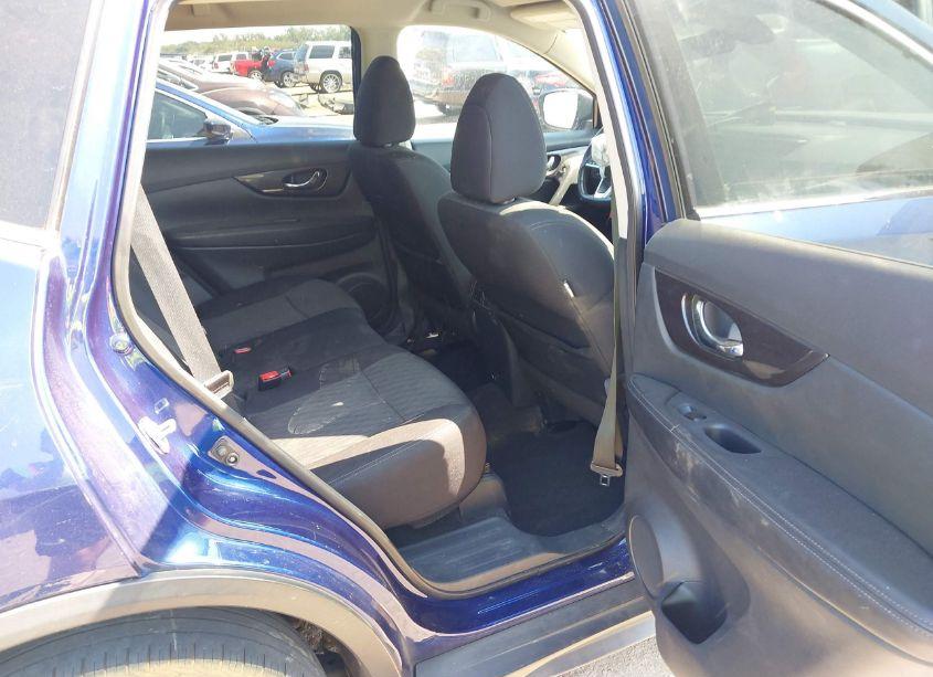 Photo 8 of 2019 Nissan Rogue S (VIN 5N1AT2MT2KC831668)