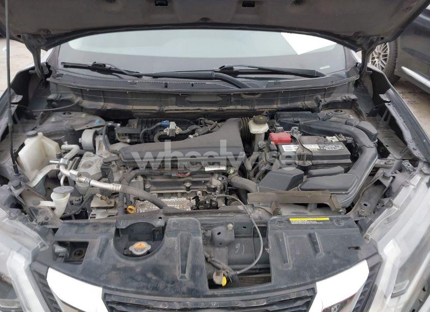 Photo 10 of 2019 Nissan Rogue S (VIN 5N1AT2MT2KC844453)