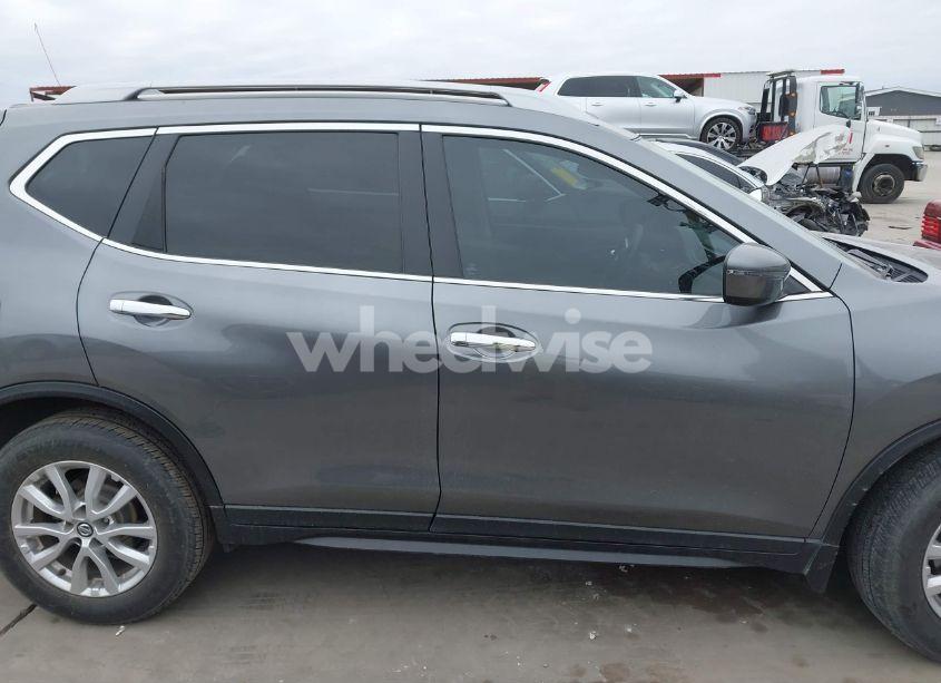 Photo 13 of 2019 Nissan Rogue S (VIN 5N1AT2MT2KC844453)