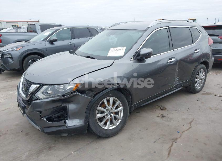 Photo 2 of 2019 Nissan Rogue S (VIN 5N1AT2MT2KC844453)