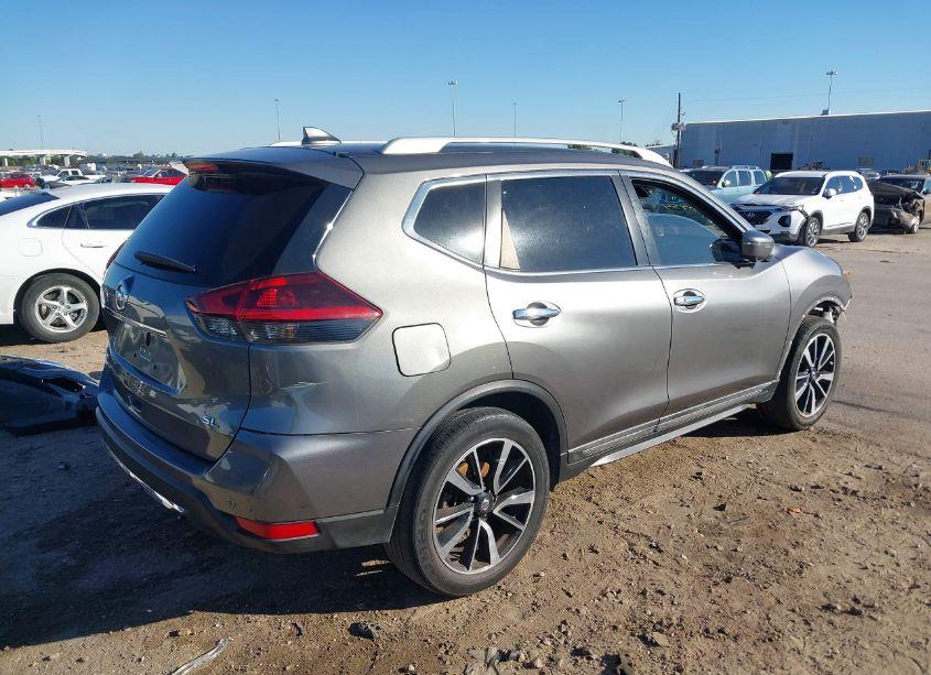 Photo 4 of 2020 Nissan Rogue SL FWD (VIN 5N1AT2MT2LC704629)