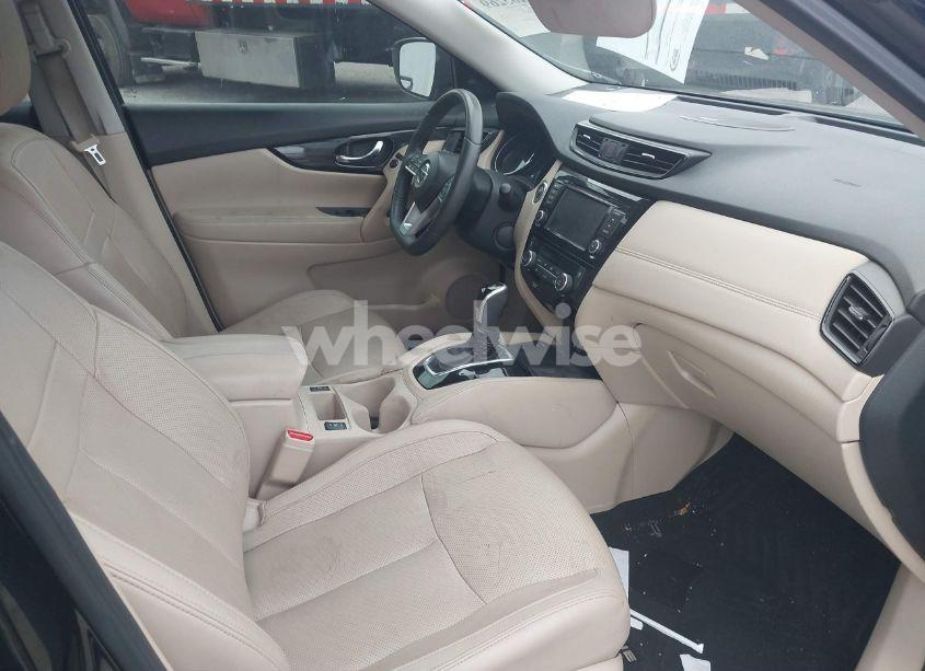 Photo 5 of 2020 Nissan Rogue SL FWD (VIN 5N1AT2MT2LC759274)