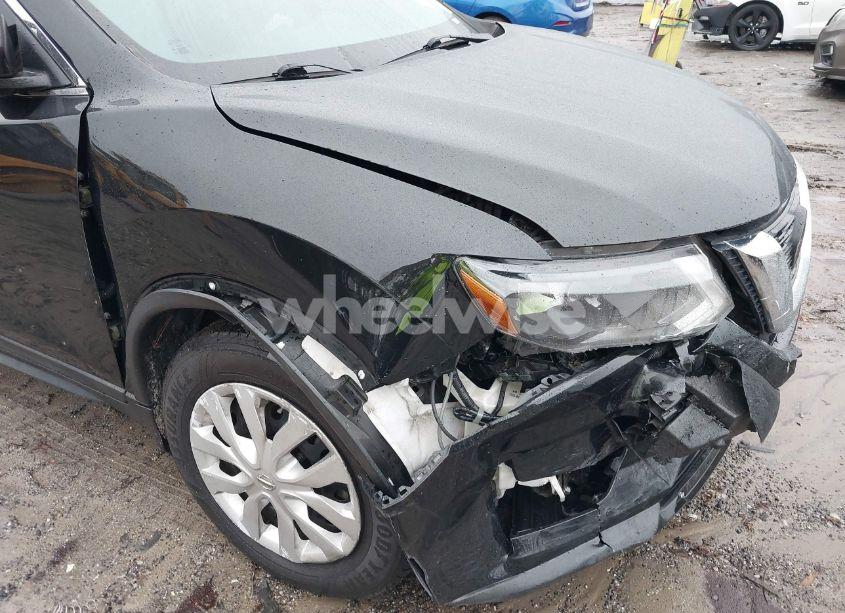 Photo 6 of 2020 Nissan Rogue S FWD (VIN 5N1AT2MT2LC759839)