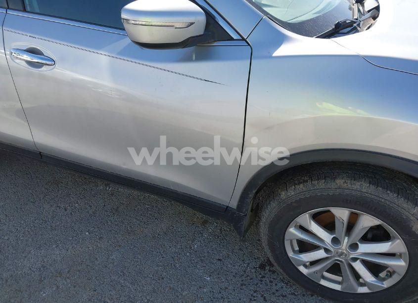 Photo 13 of 2015 Nissan Rogue SV (VIN 5N1AT2MT3FC752905)