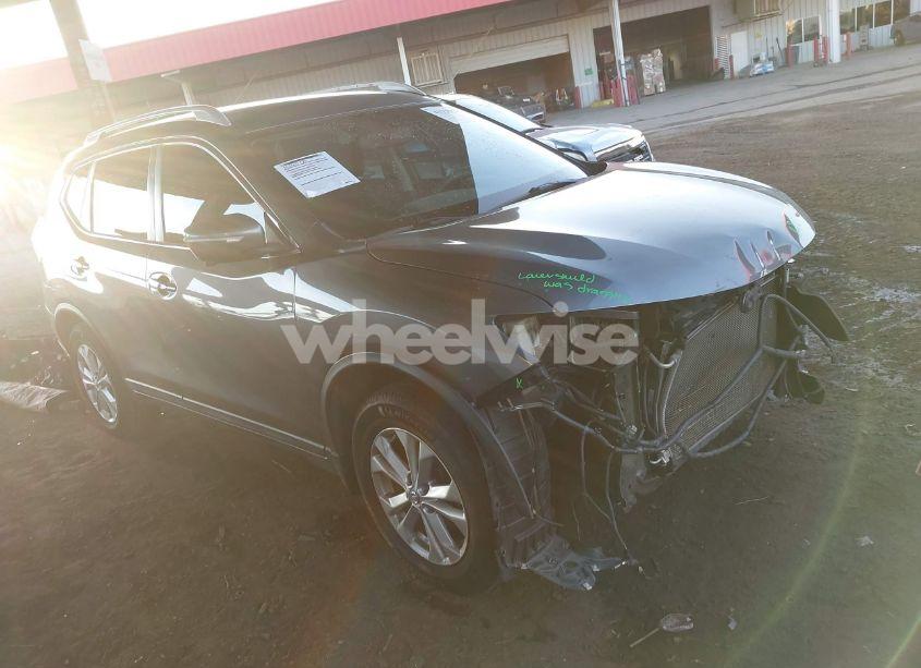 2015 Nissan Rogue SV (VIN 5N1AT2MT3FC808650) main photo