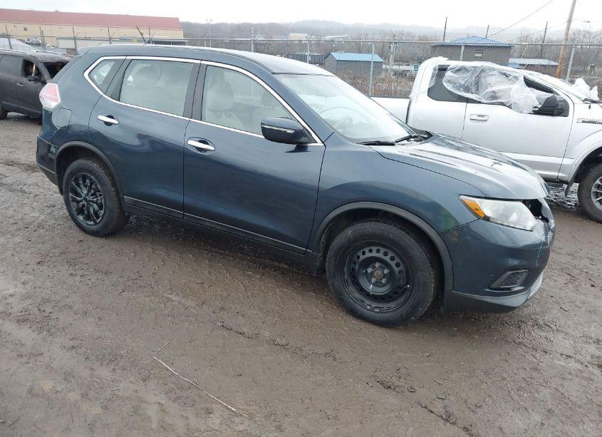 2015 Nissan Rogue S (VIN 5N1AT2MT3FC909655) main photo