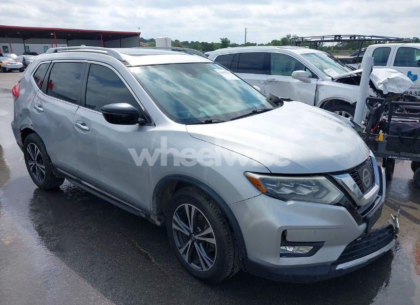 2017 Nissan Rogue SL (VIN 5N1AT2MT3HC730969) main photo