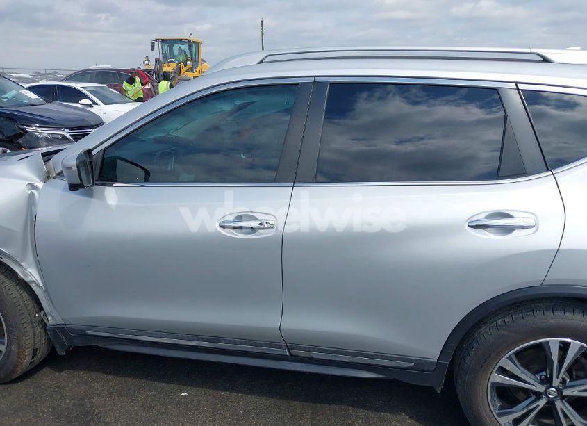 Photo 14 of 2017 Nissan Rogue SL (VIN 5N1AT2MT3HC730969)