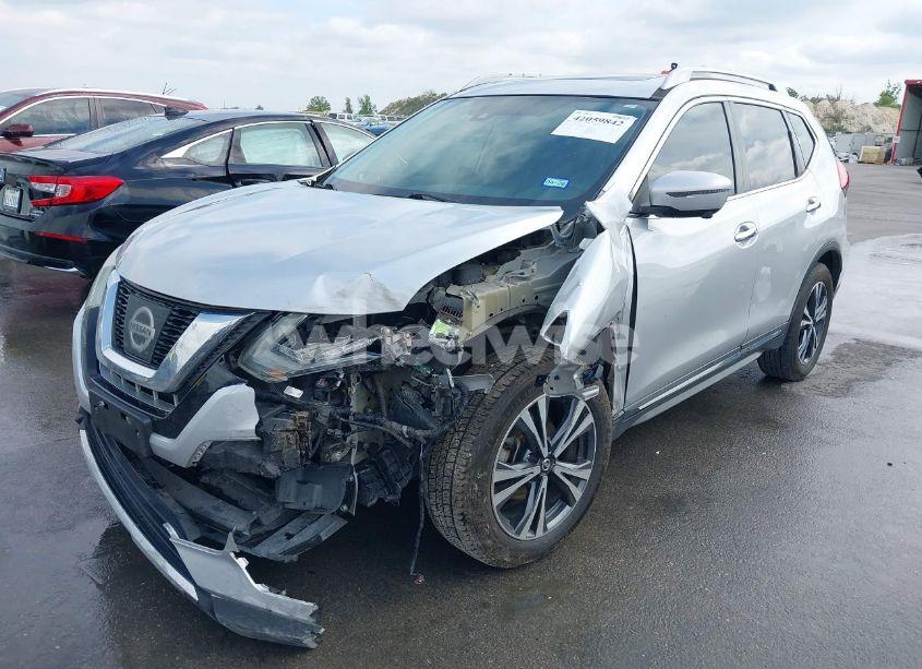 Photo 2 of 2017 Nissan Rogue SL (VIN 5N1AT2MT3HC730969)