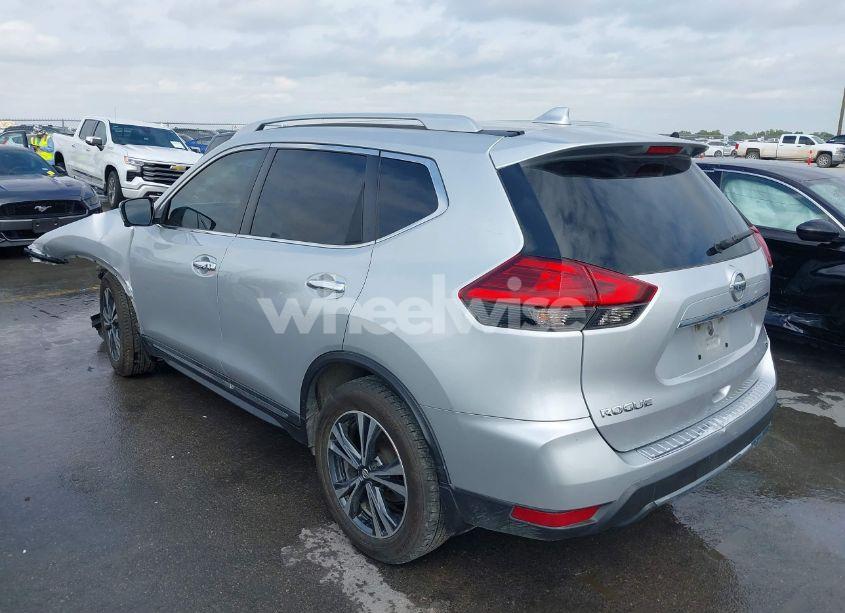 Photo 3 of 2017 Nissan Rogue SL (VIN 5N1AT2MT3HC730969)