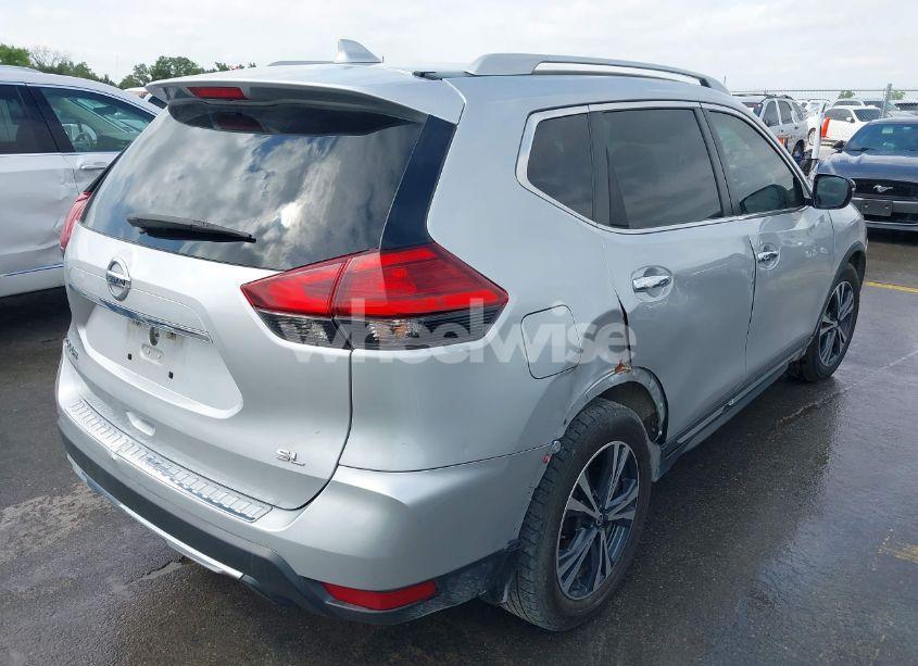 Photo 4 of 2017 Nissan Rogue SL (VIN 5N1AT2MT3HC730969)