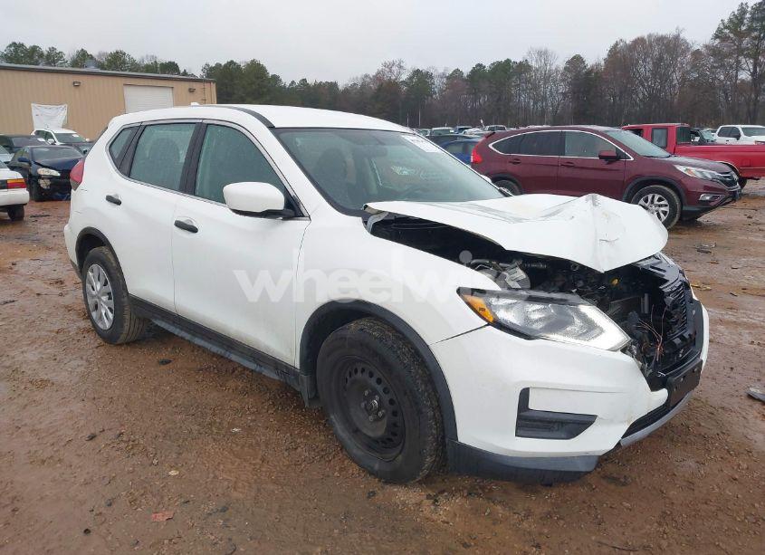 2017 Nissan Rogue S (VIN 5N1AT2MT3HC741308) main photo