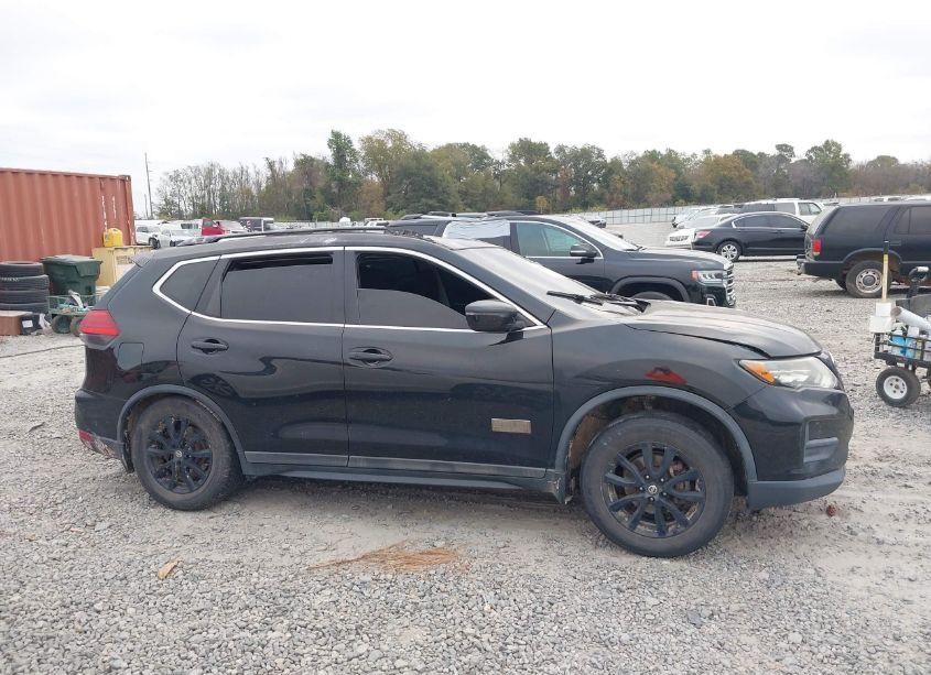 Photo 13 of 2017 Nissan Rogue SV (VIN 5N1AT2MT3HC758075)