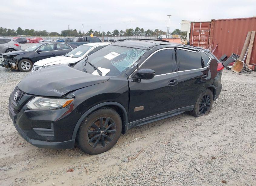 Photo 2 of 2017 Nissan Rogue SV (VIN 5N1AT2MT3HC758075)