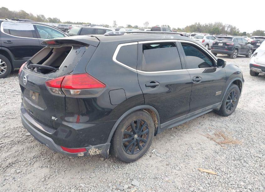 Photo 4 of 2017 Nissan Rogue SV (VIN 5N1AT2MT3HC758075)