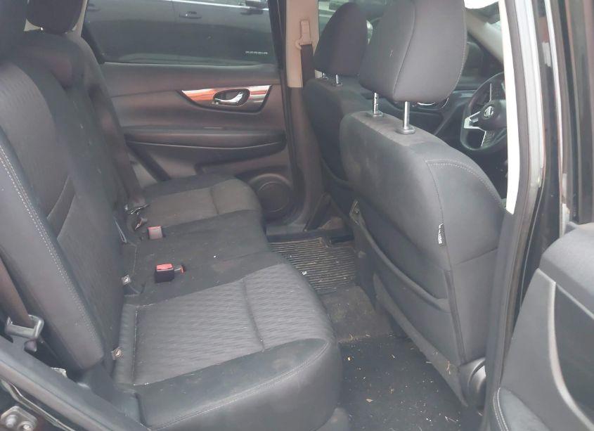 Photo 8 of 2017 Nissan Rogue SV (VIN 5N1AT2MT3HC758075)