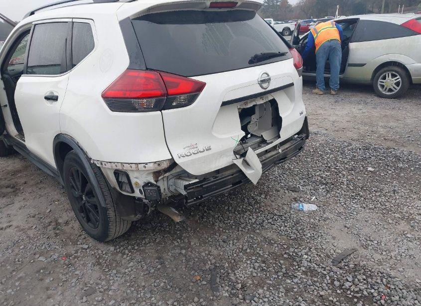 Photo 6 of 2017 Nissan Rogue SV (VIN 5N1AT2MT3HC758836)