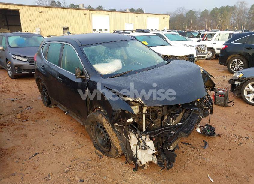 2017 Nissan Rogue S (VIN 5N1AT2MT3HC871010) main photo