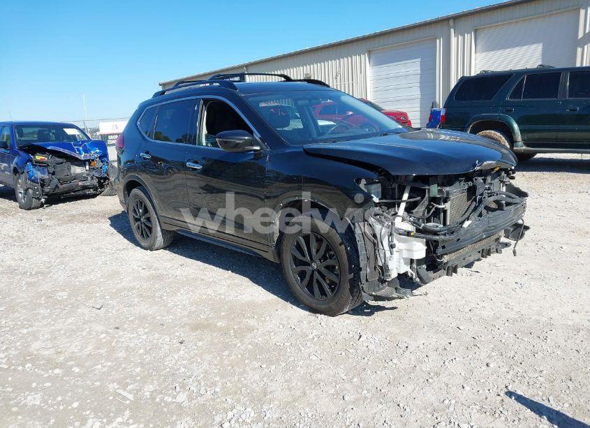 2017 Nissan Rogue SV (VIN 5N1AT2MT3HC878426) main photo