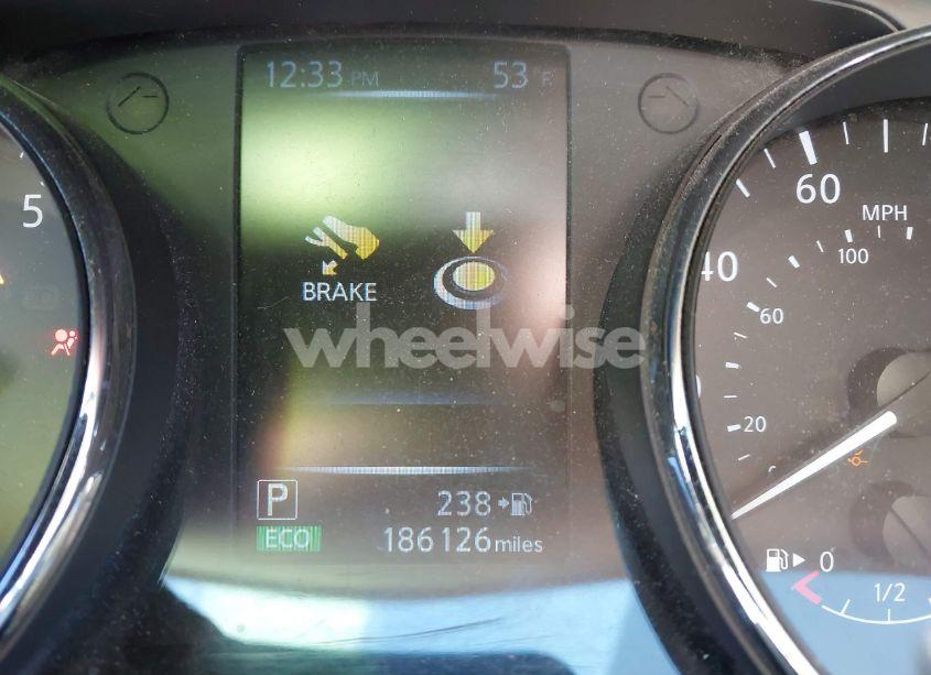 Photo 16 of 2017 Nissan Rogue SV (VIN 5N1AT2MT3HC878426)