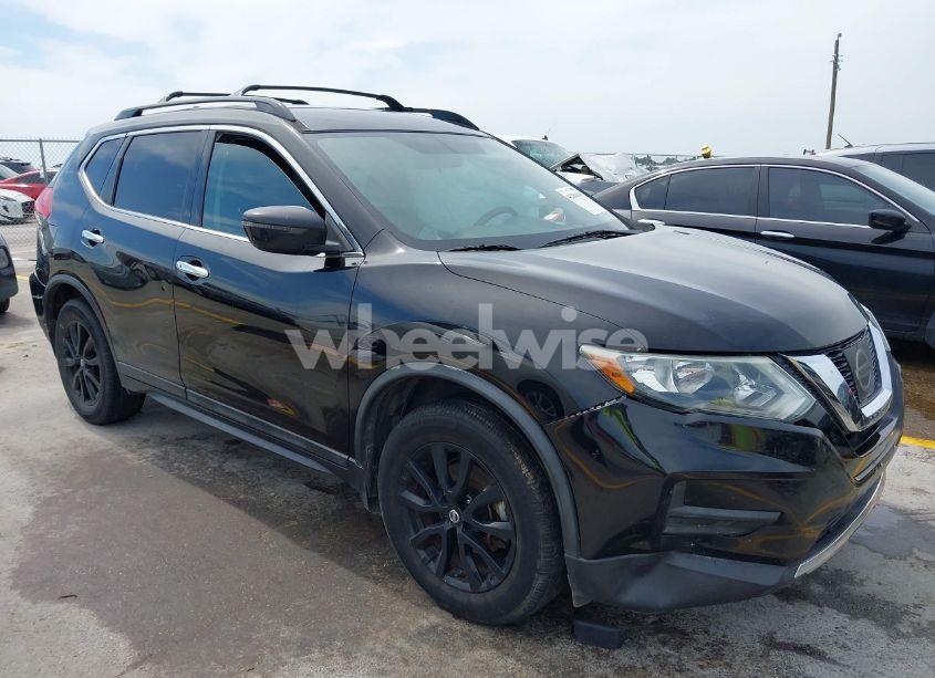 2017 Nissan Rogue SV (VIN 5N1AT2MT3HC879088) main photo