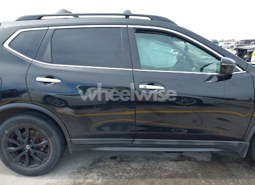 Photo 13 of 2017 Nissan Rogue SV (VIN 5N1AT2MT3HC879088)