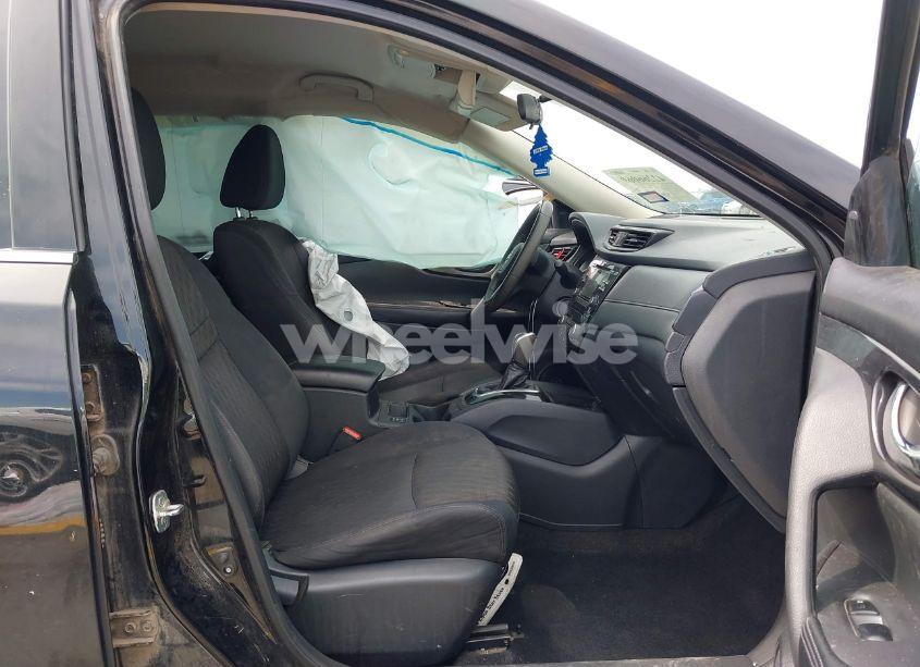 Photo 5 of 2017 Nissan Rogue SV (VIN 5N1AT2MT3HC879088)