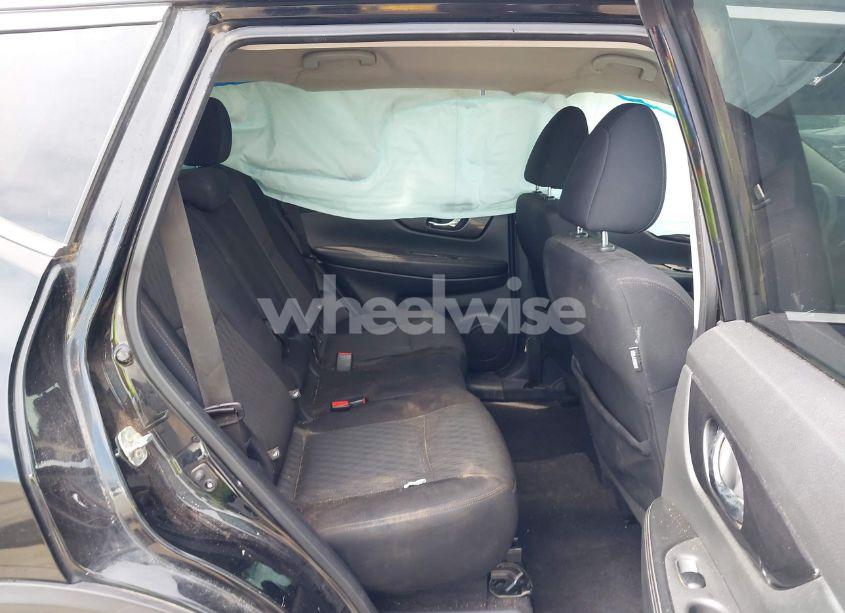 Photo 8 of 2017 Nissan Rogue SV (VIN 5N1AT2MT3HC879088)