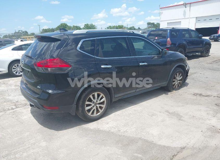 Photo 4 of 2017 Nissan Rogue SV (VIN 5N1AT2MT3HC880869)