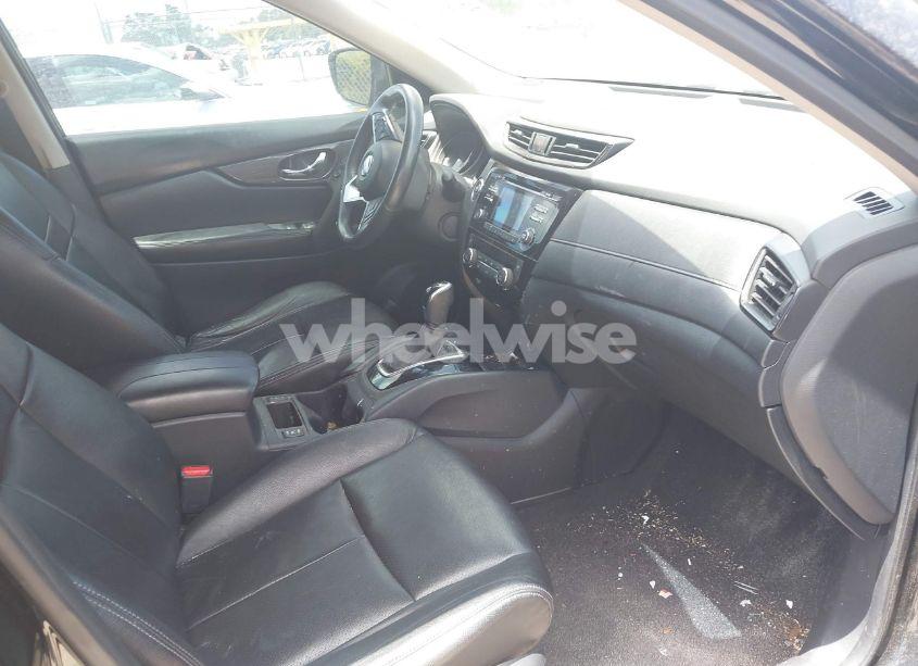 Photo 5 of 2017 Nissan Rogue SV (VIN 5N1AT2MT3HC880869)