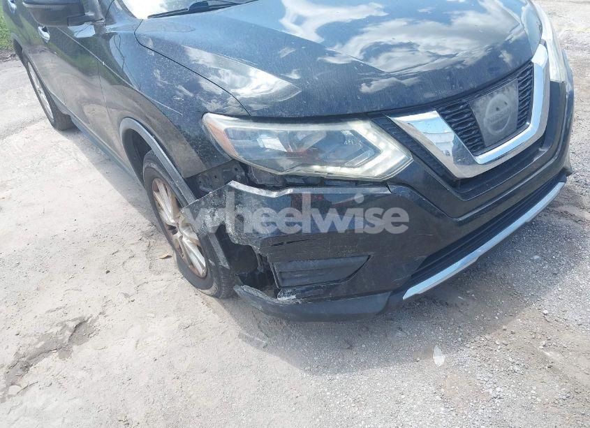 Photo 6 of 2017 Nissan Rogue SV (VIN 5N1AT2MT3HC880869)