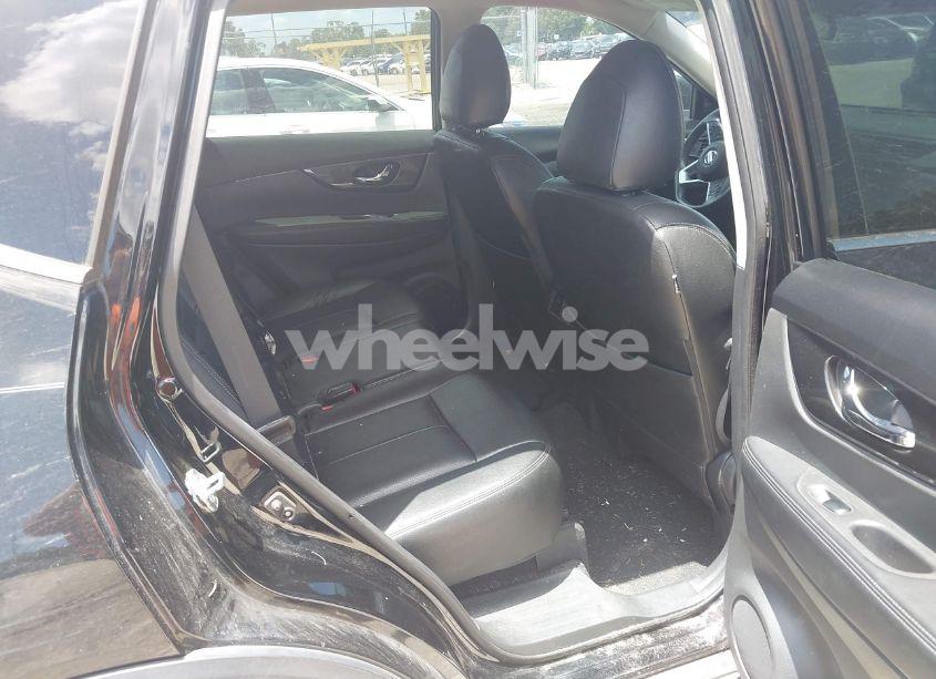 Photo 8 of 2017 Nissan Rogue SV (VIN 5N1AT2MT3HC880869)