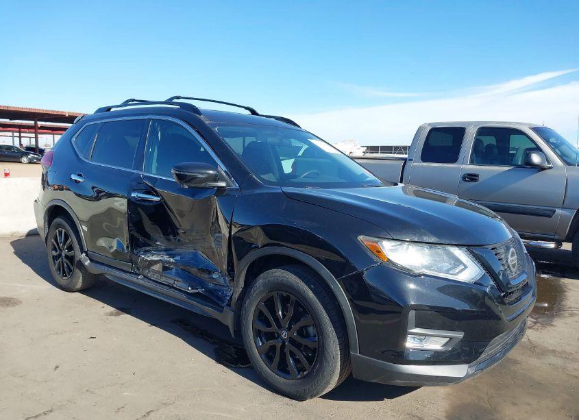 2018 Nissan Rogue SV (VIN 5N1AT2MT3JC746367) main photo
