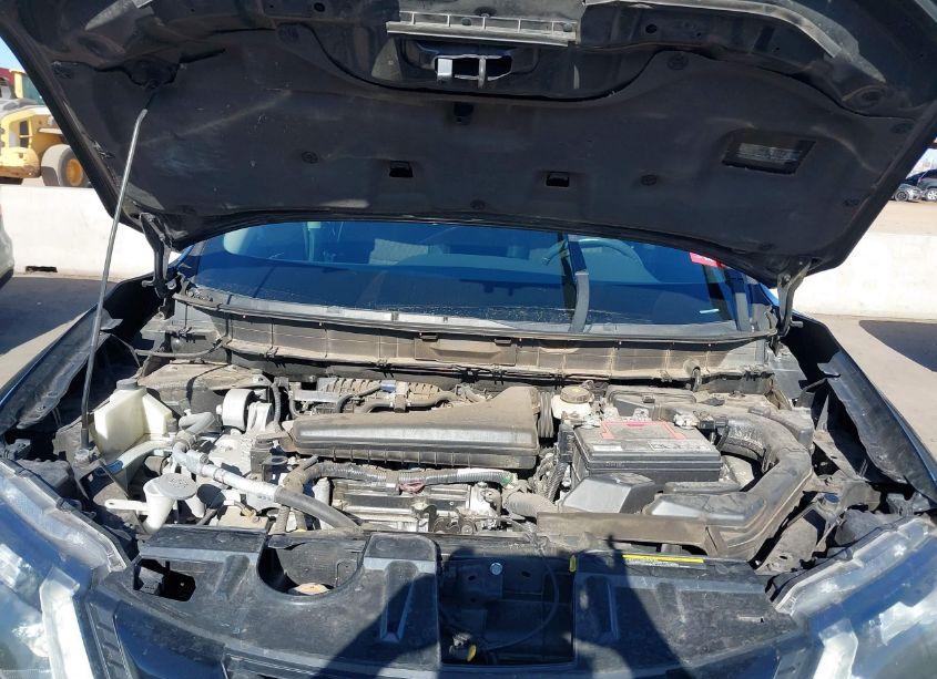 Photo 10 of 2018 Nissan Rogue SV (VIN 5N1AT2MT3JC746367)